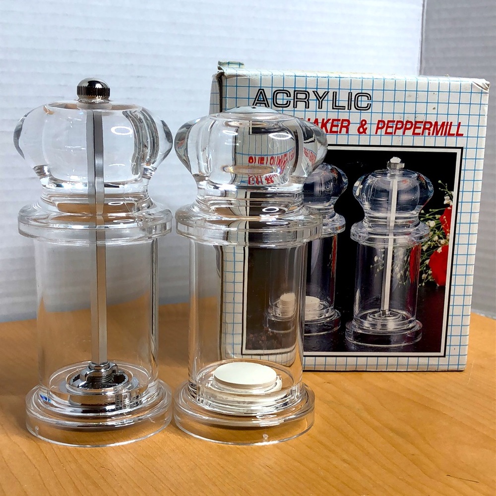 VTG Acrylic Saltshaker & Peppermill Set